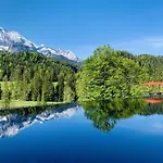 Schloss Luxury Retreat & Cultural Hideaway מלון Elmau