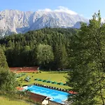 מלון Schloss Luxury Retreat & Cultural Hideaway Elmau