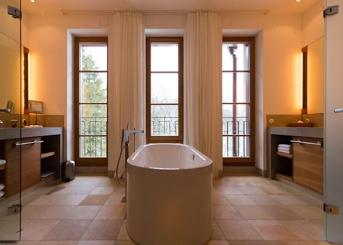 Schloss Luxury Retreat & Cultural Hideaway ホテル